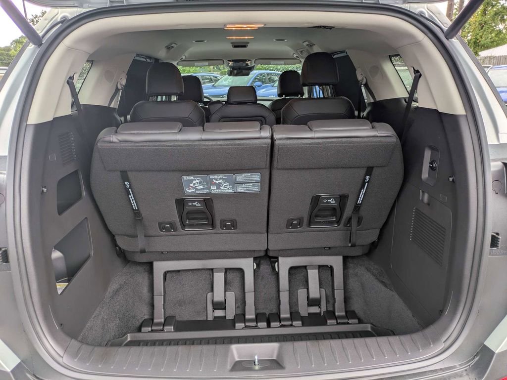 New 2026 Ivory Silver Kia EX image 13