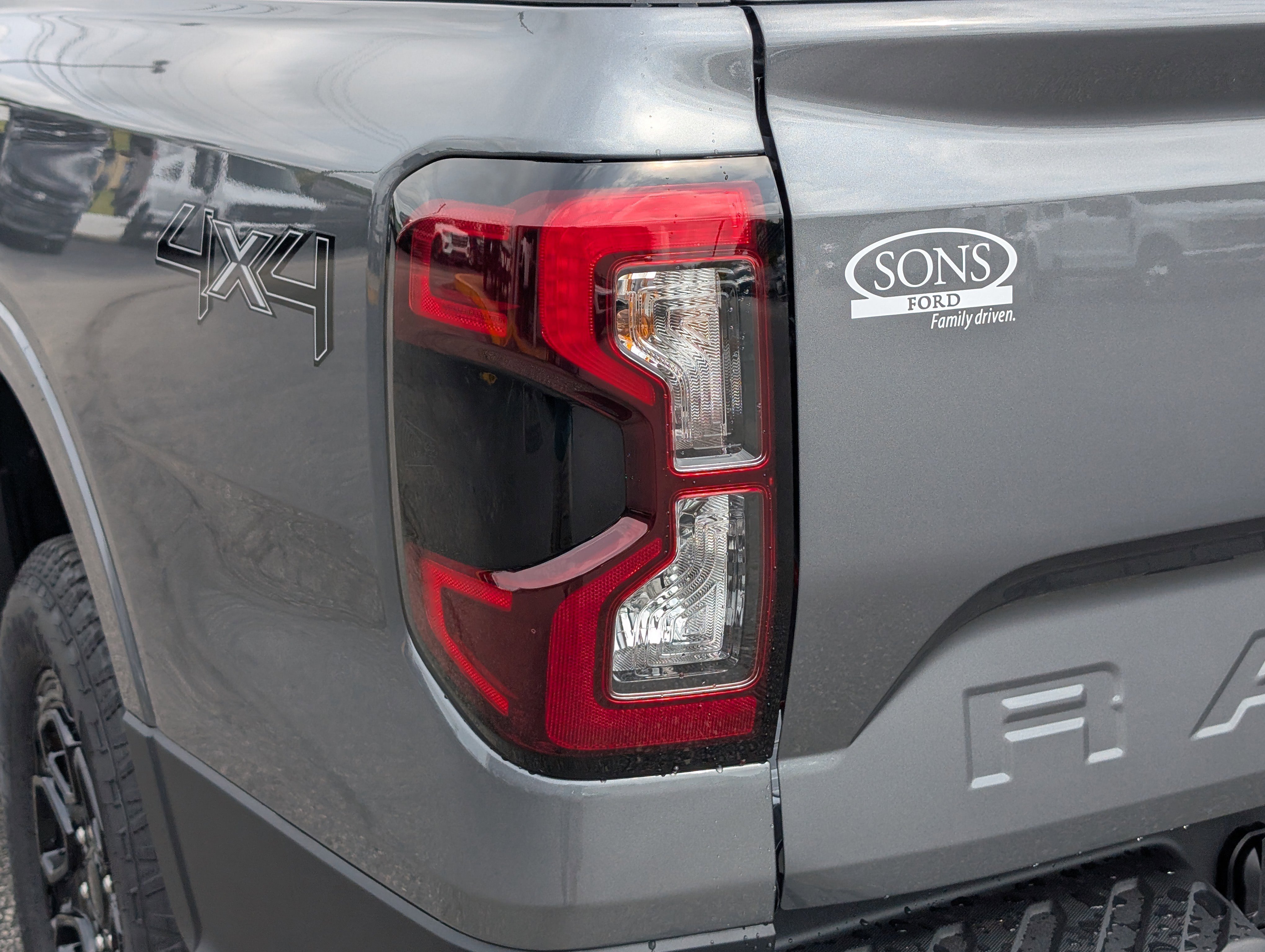 New 2026 Carbonized Gray Metallic FORD XLT image 12