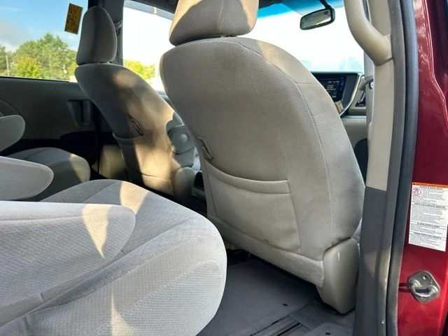Used 2015 Red Toyota LE image 46