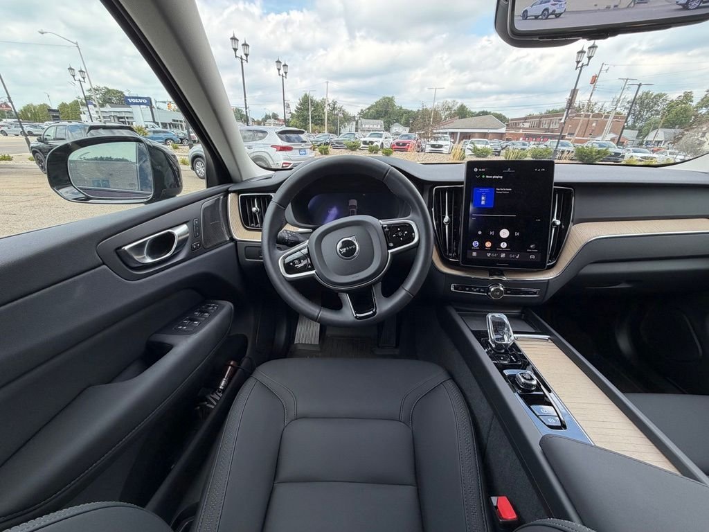 2026 Volvo XC60 Plus - Photo 11