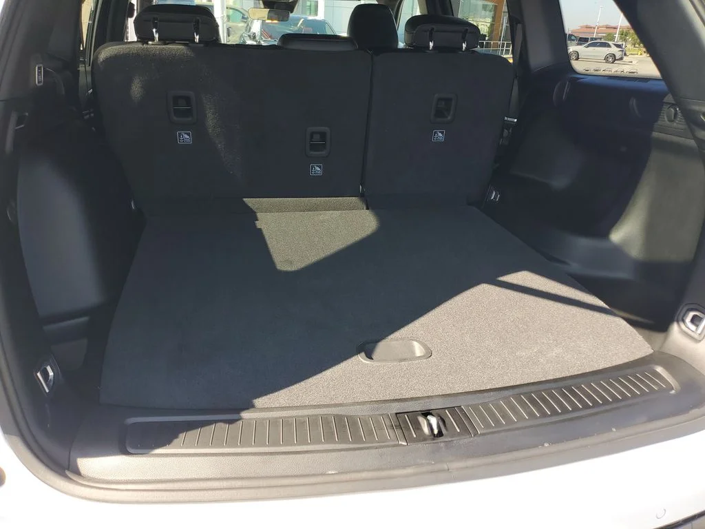 New 2026 Bright White Clear-Coat Exterior Paint Jeep Altitude image 26