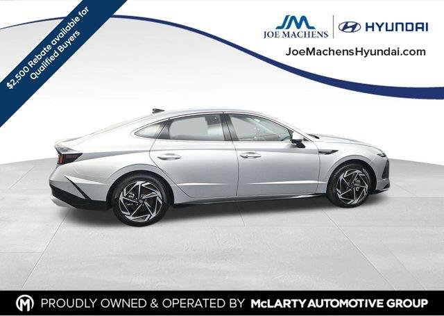 New 2026 Silver Hyundai SEL Sport image 9