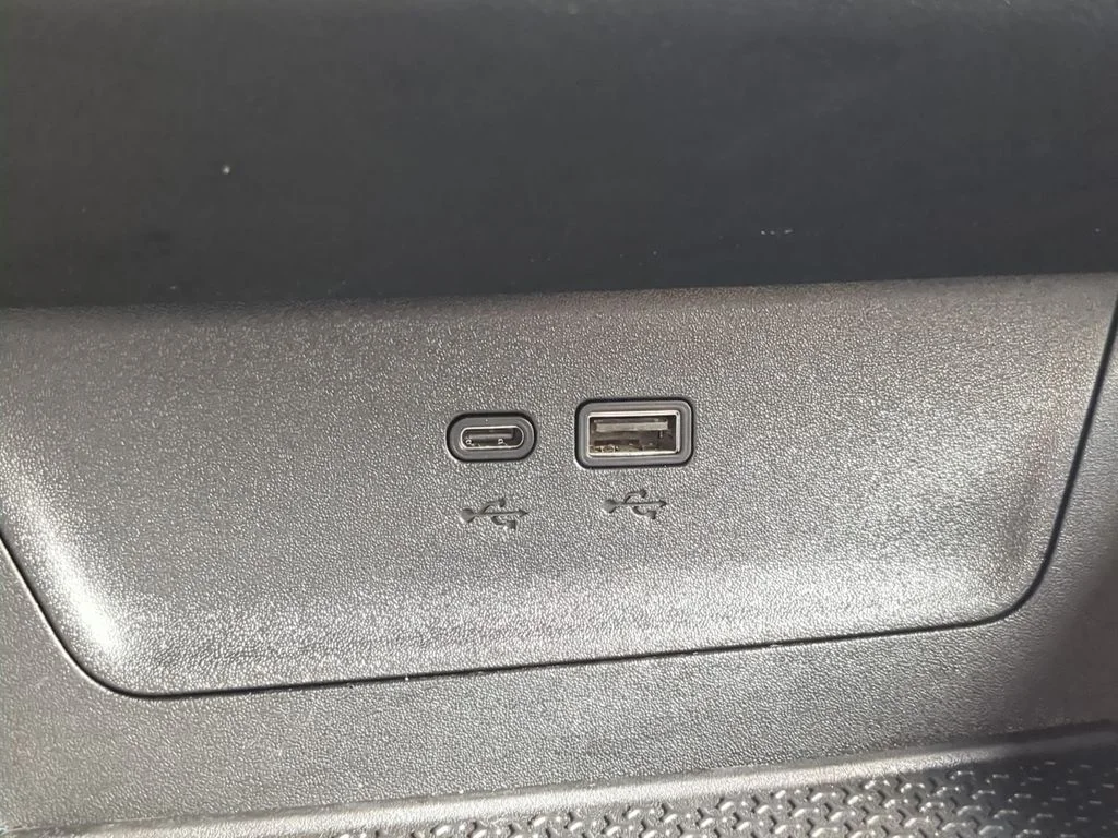 Used 2025 White Chevrolet LT image 23
