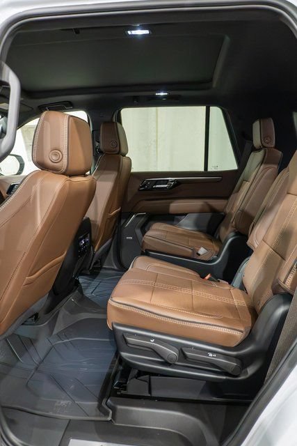 New 2026 Polar White Tricoat Chevrolet High Country image 13