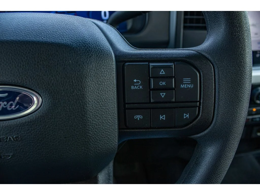 New 2026 Carbonized Gray Metallic Ford XLT image 25