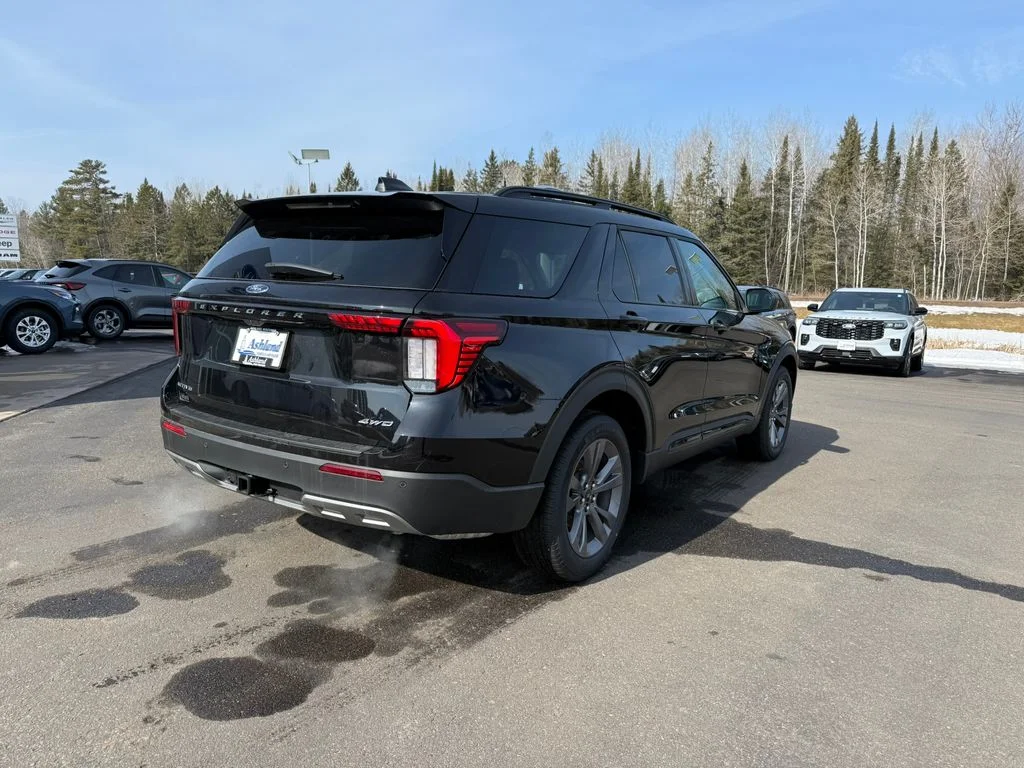 2026 Ford Explorer Active - Photo 3