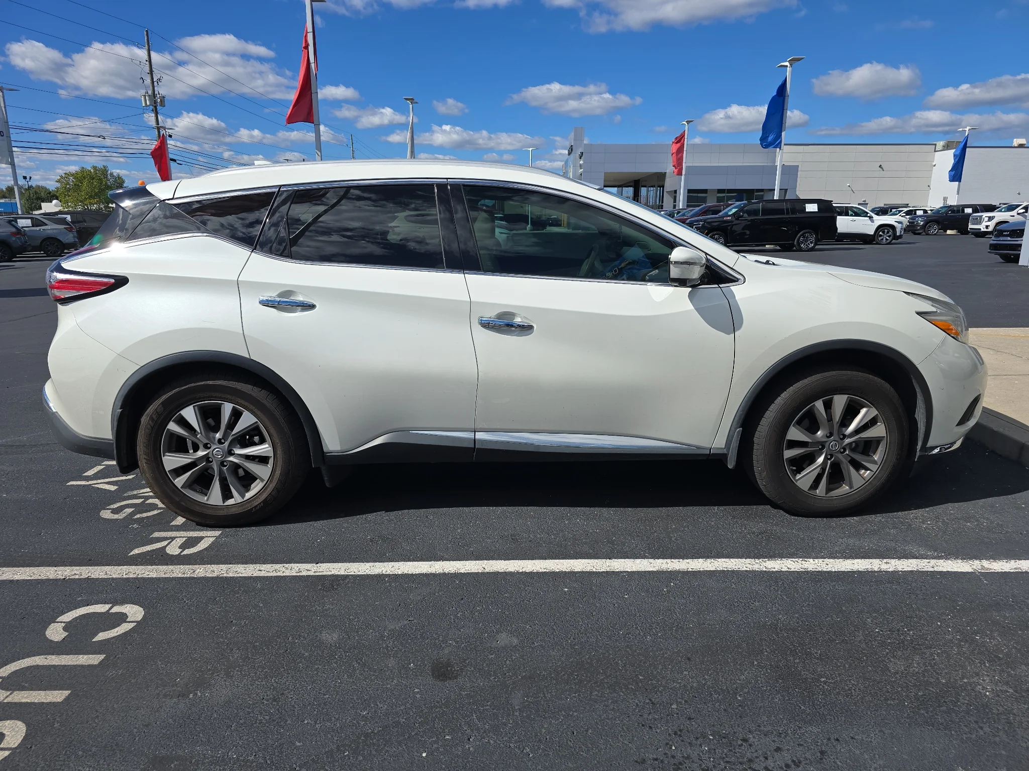 Used 2017 White Nissan SL image 1
