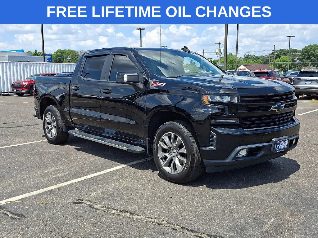 Used 2020 BLACK Chevrolet RST image 1