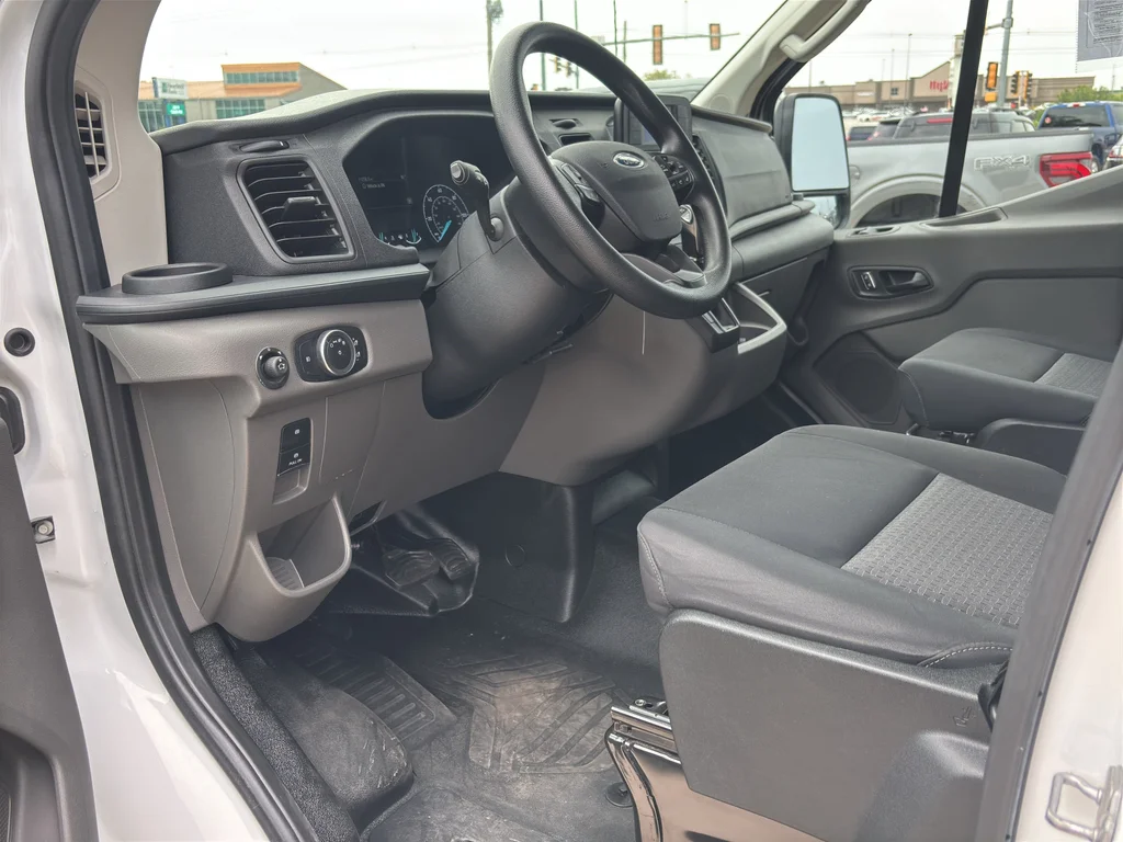 Used 2025 Oxford White Ford Base image 11