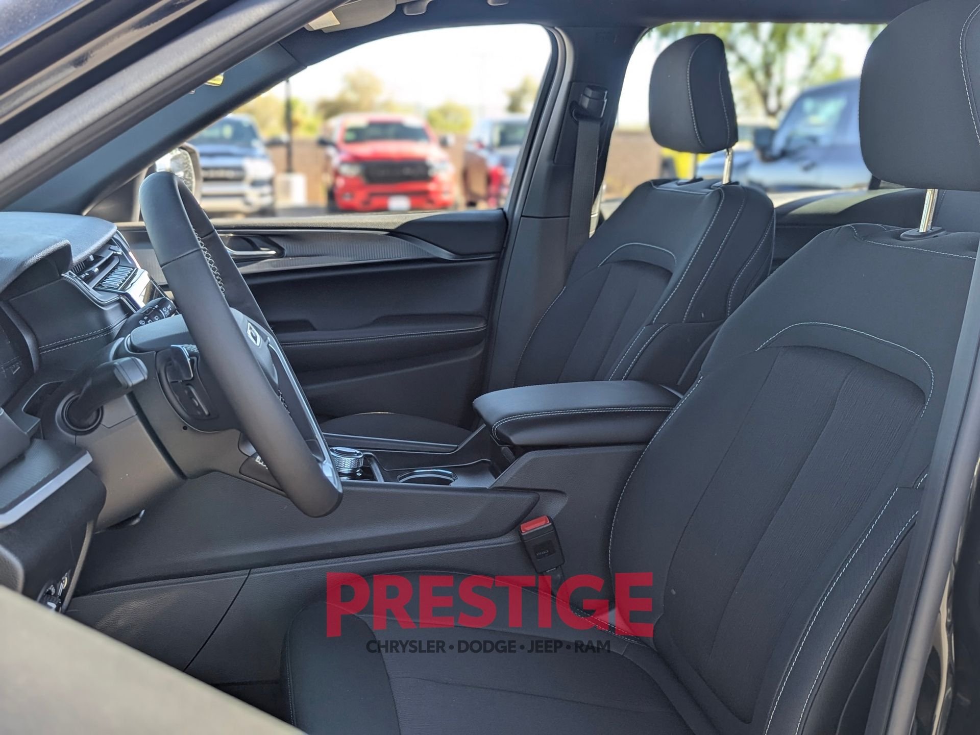 New 2026 Diamond Black Crystal Pearlcoat Jeep Laredo image 23