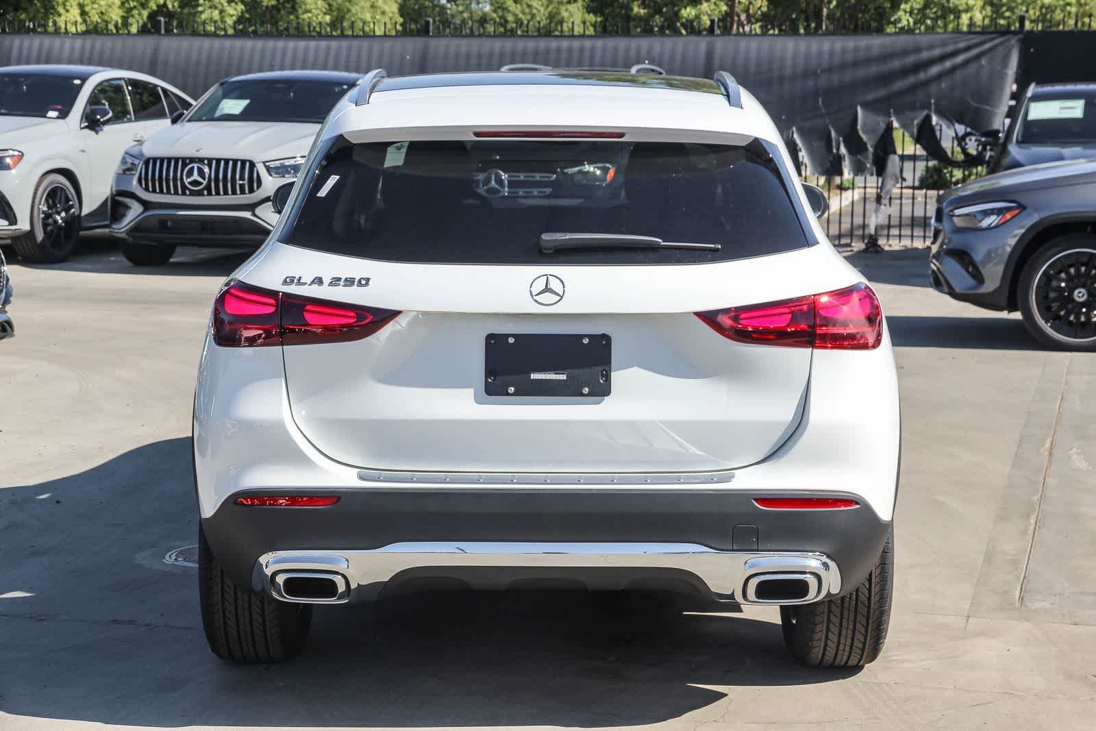 New 2026 Polar White Mercedes-Benz GLA 250 image 5