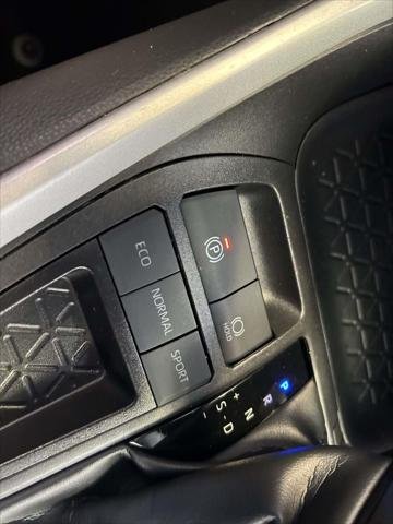 Certified Used 2025 ICE CAP Toyota  image 20