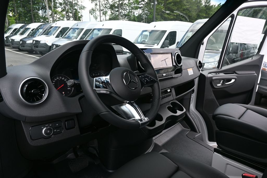 New 2026 Arctic White Mercedes-Benz Cargo 170 WB image 6