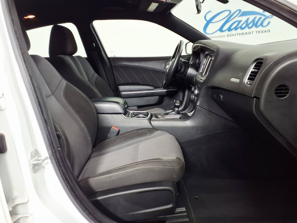 Used 2022 White Knuckle C Dodge SXT image 12