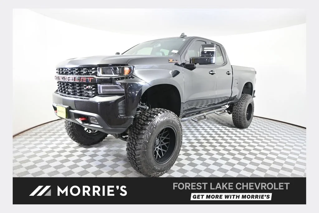 Used 2019 BLACK Chevrolet Custom Trail Boss image 1