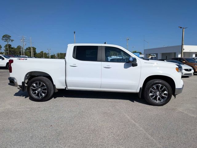 Used 2022 White Chevrolet LT image 2