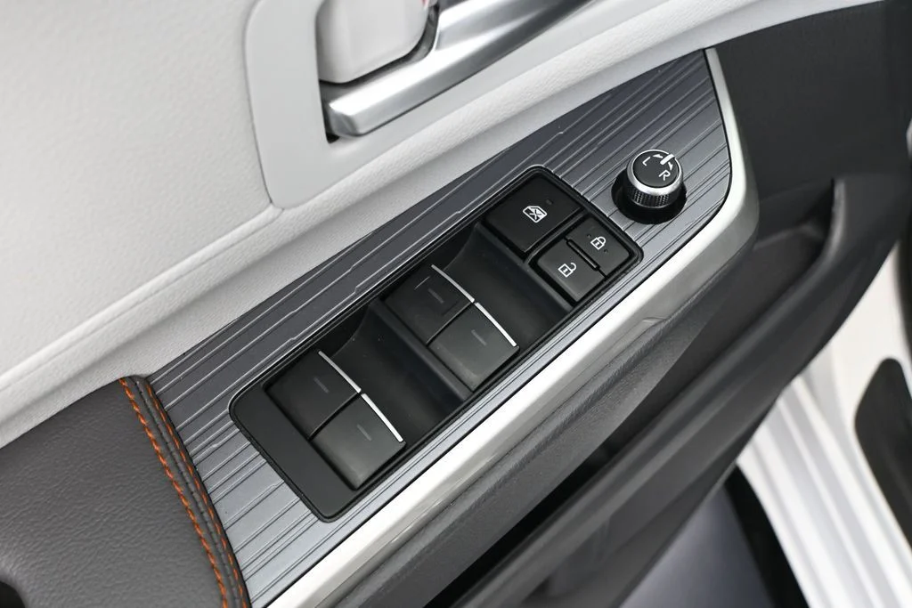 2024 Toyota Sienna XSE - Photo 18
