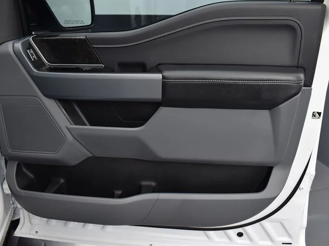 Used 2023 White Ford XLT image 27