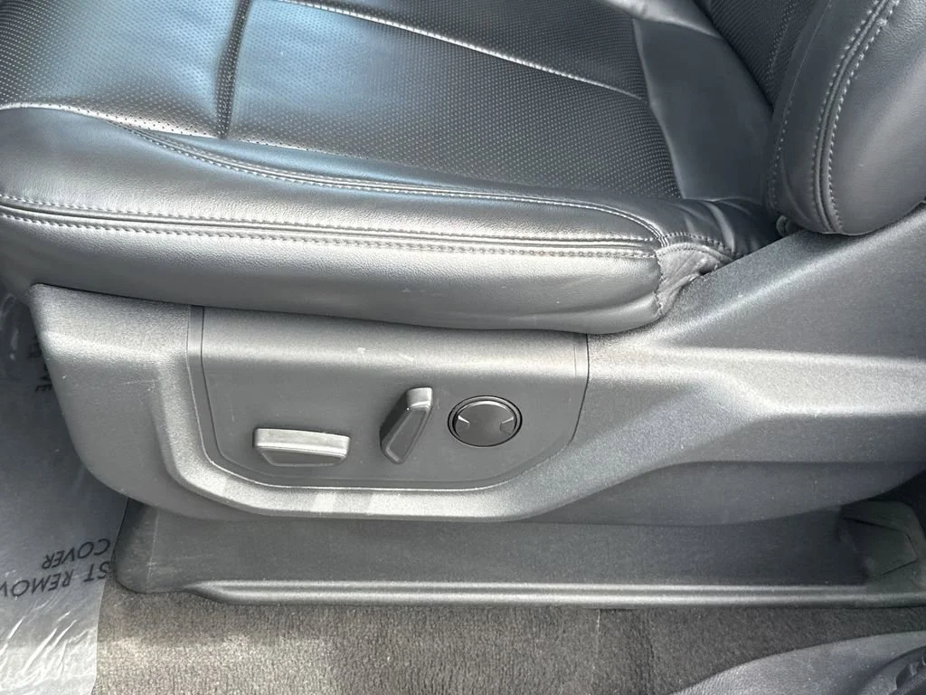 Used 2024 Silver Ford XLT image 27