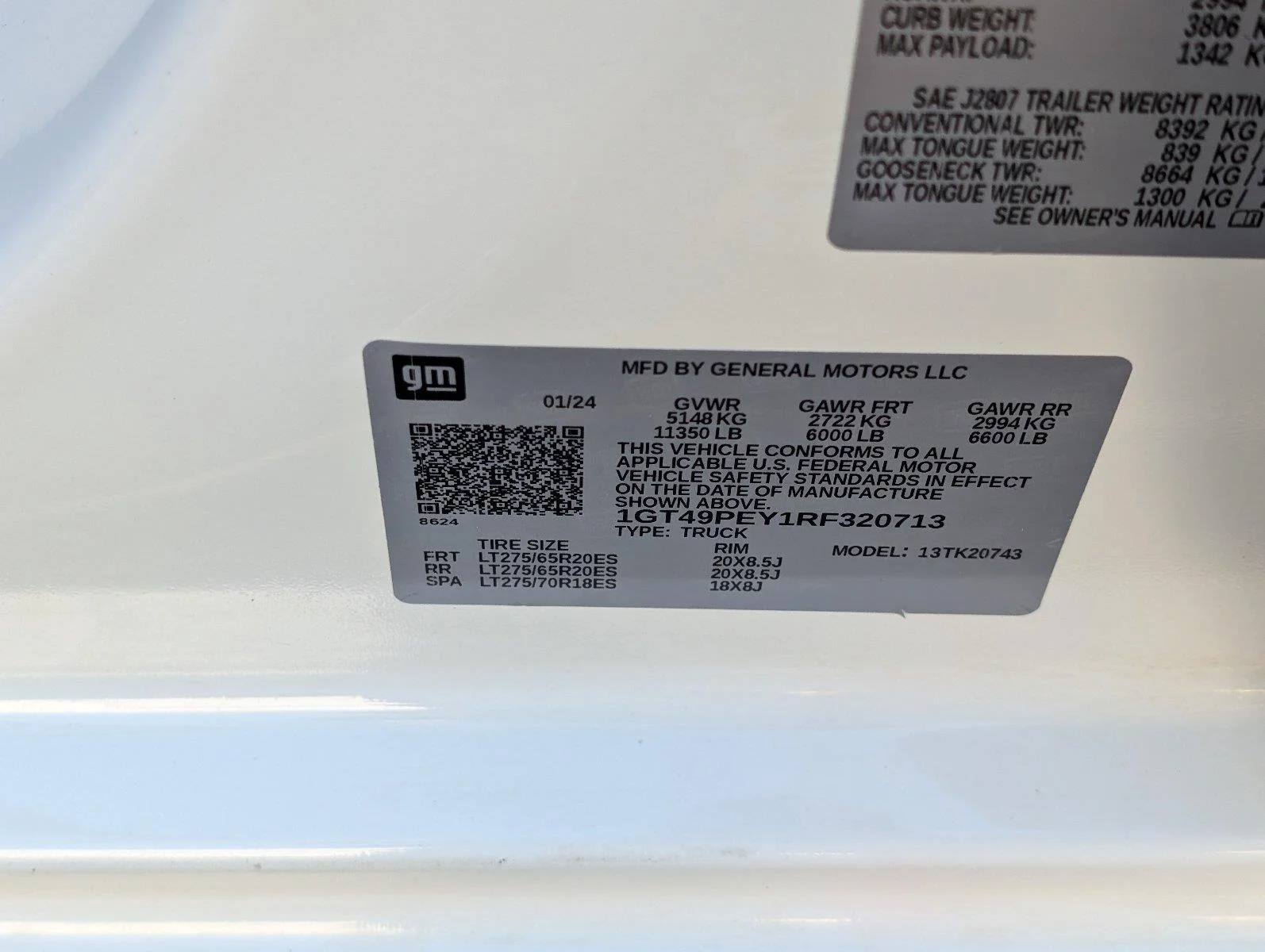 Used 2024 Summit White GMC AT4 image 14