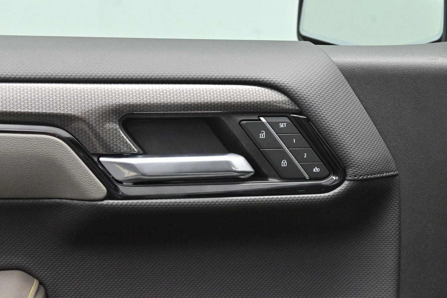 Used 2025 Slate Gray Metallic Chevrolet ZR2 image 11