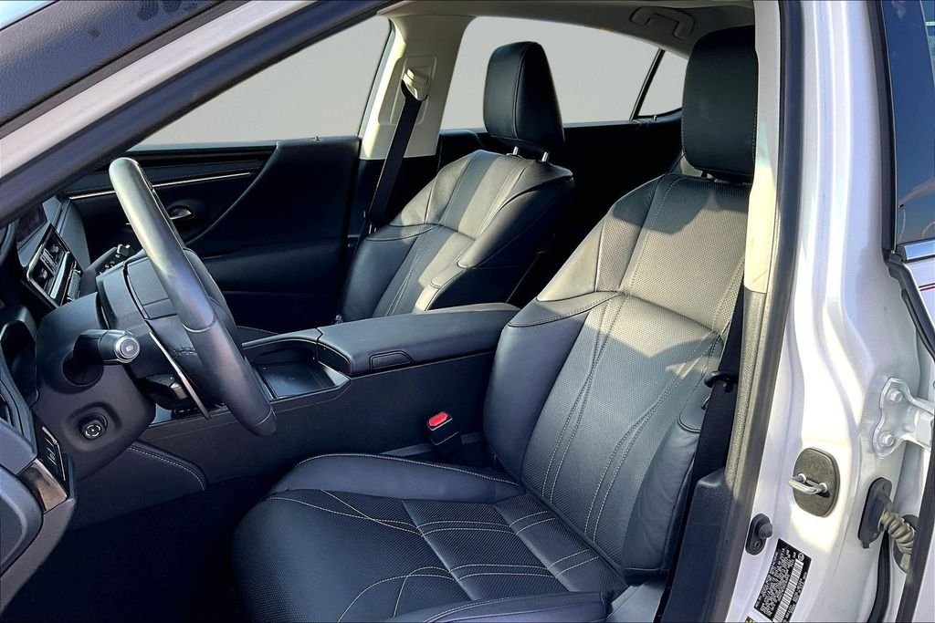 Used 2024 White Lexus 350 Luxury image 23