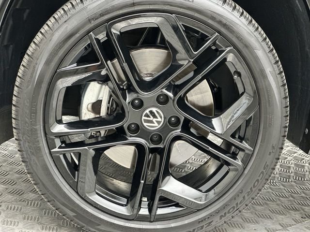 Used 2026 Beige Volkswagen SE R-Line Black image 10