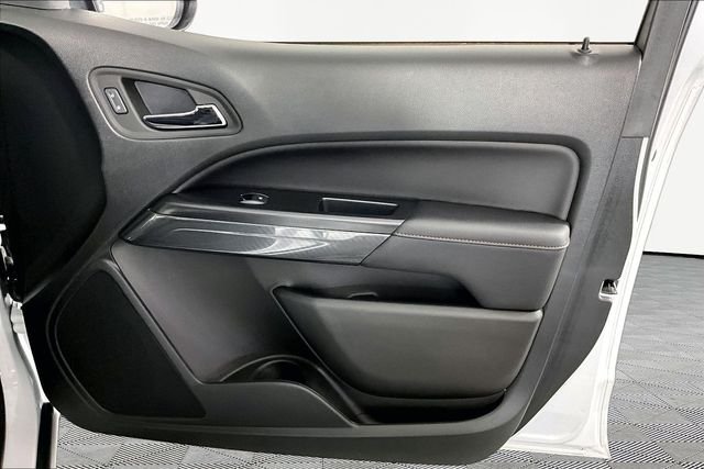 Used 2022 White GMC AT4 w/Leather image 27