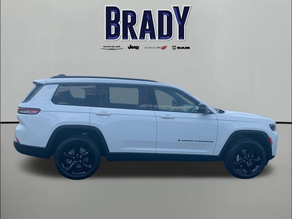 New 2026 Bright White Clear-Coat Exterior Paint Jeep Limited image 8