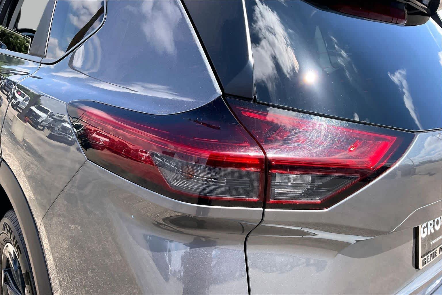 Used 2025 Gun Metallic Nissan SV image 27