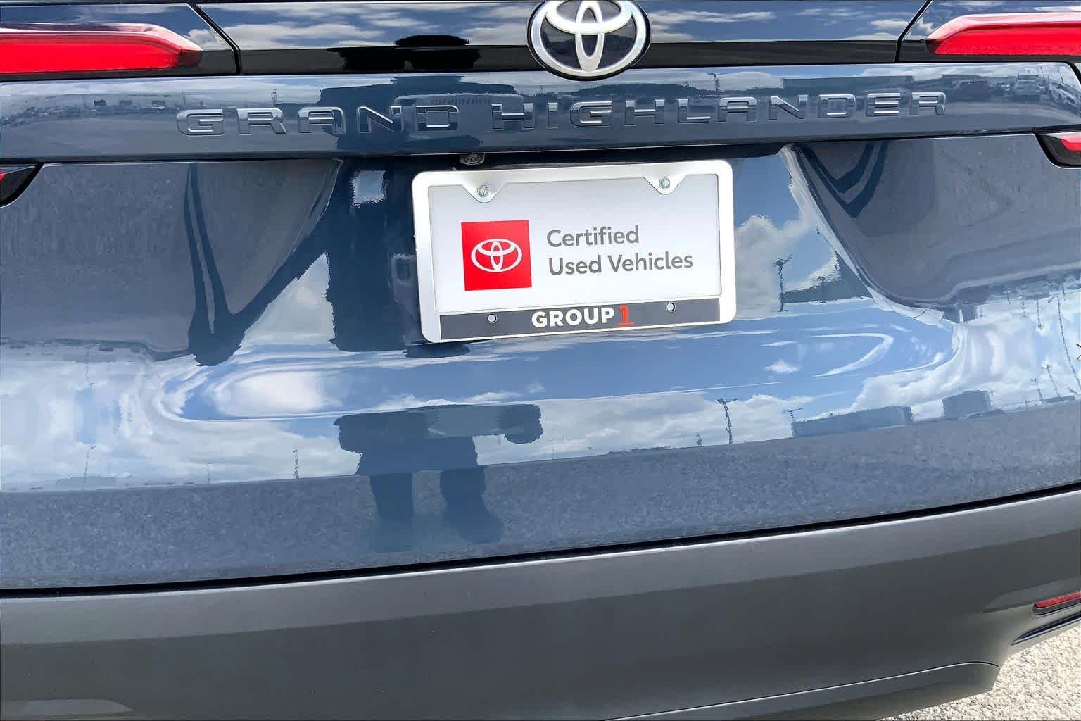 Used 2025 Storm Cloud Toyota XLE image 10