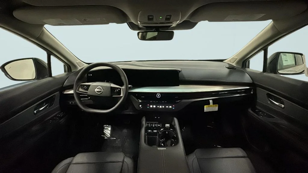 New 2026 Gold Nissan Platinum image 7