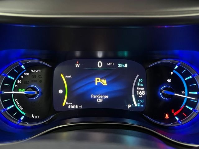 Used 2020 White Chrysler Limited image 17