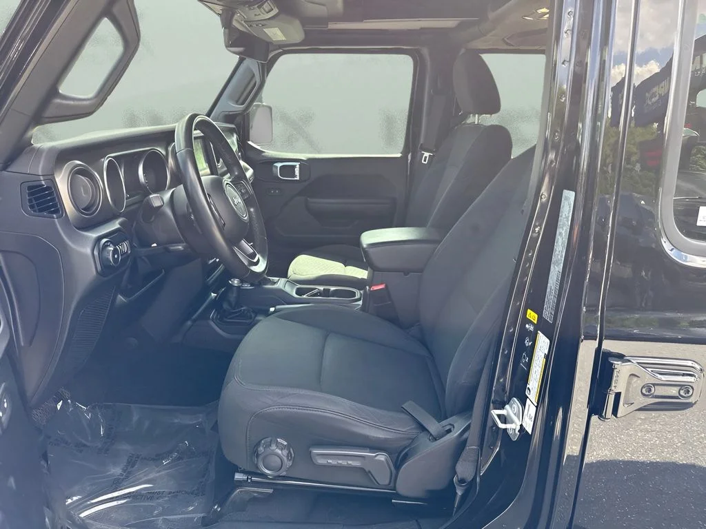 Used 2020 Black Jeep Unlimited Sport S image 10