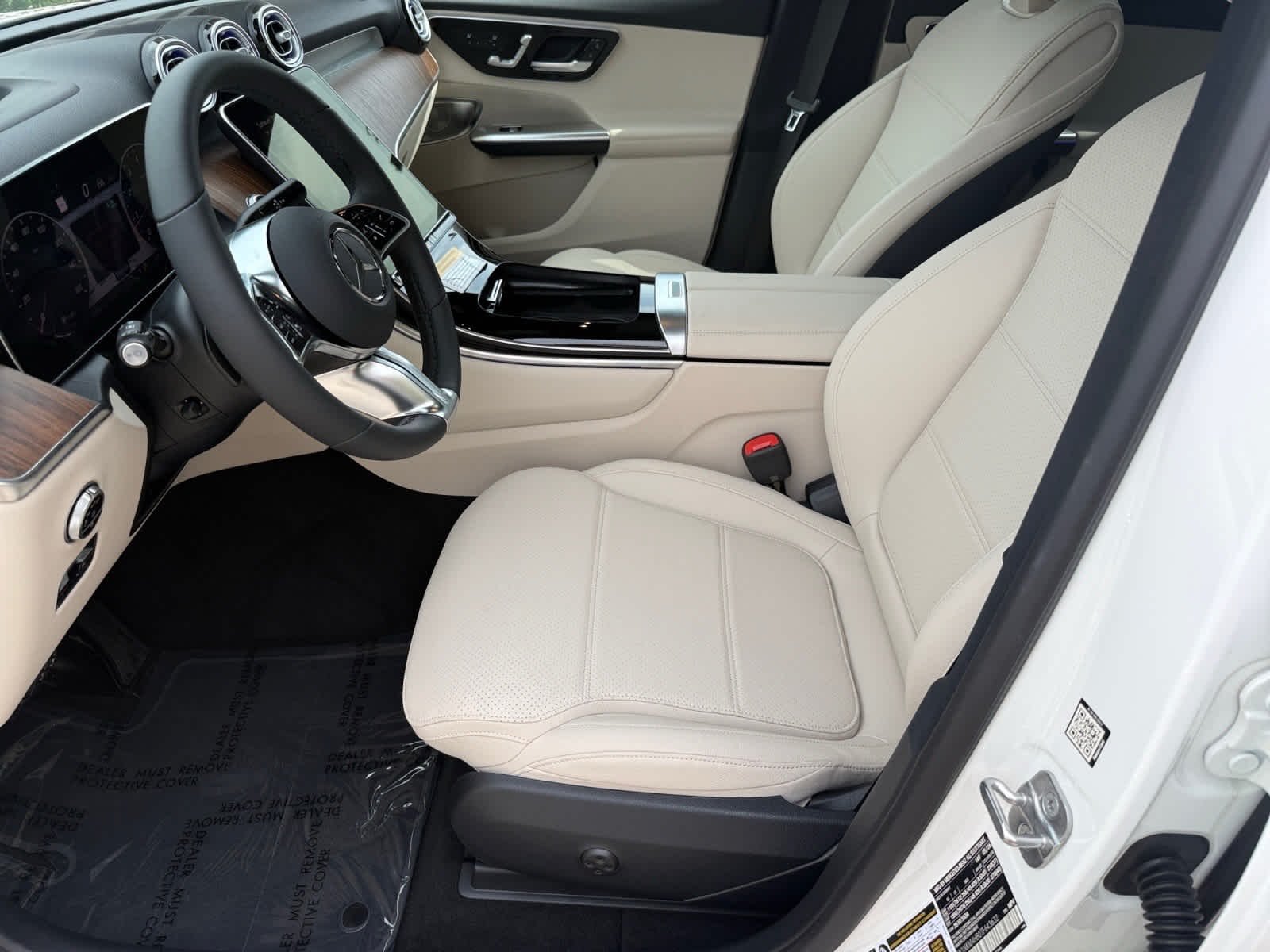 New 2026 Polar White Mercedes-Benz GLC 300 image 10