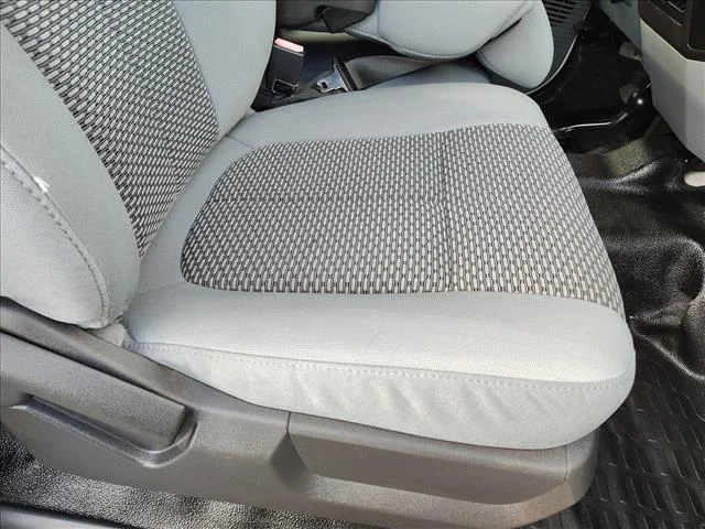 Used 2015 White Oxford White Ford 4WD SUPERCAB 158  XL image 25