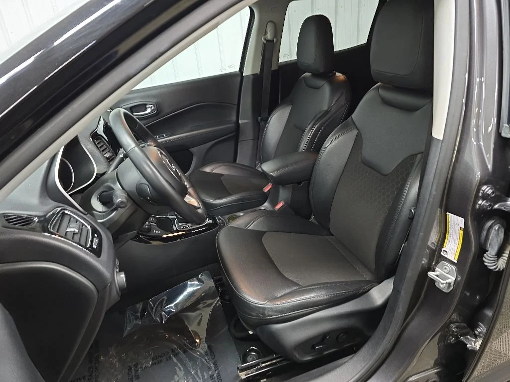 Used 2020 Gray Jeep Latitude image 30