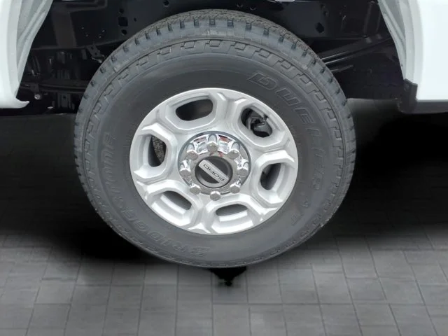 New 2027 Oxford White Ford F-250® XLT image 11