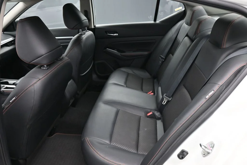 Used 2025 White Nissan 2.5 SR image 12