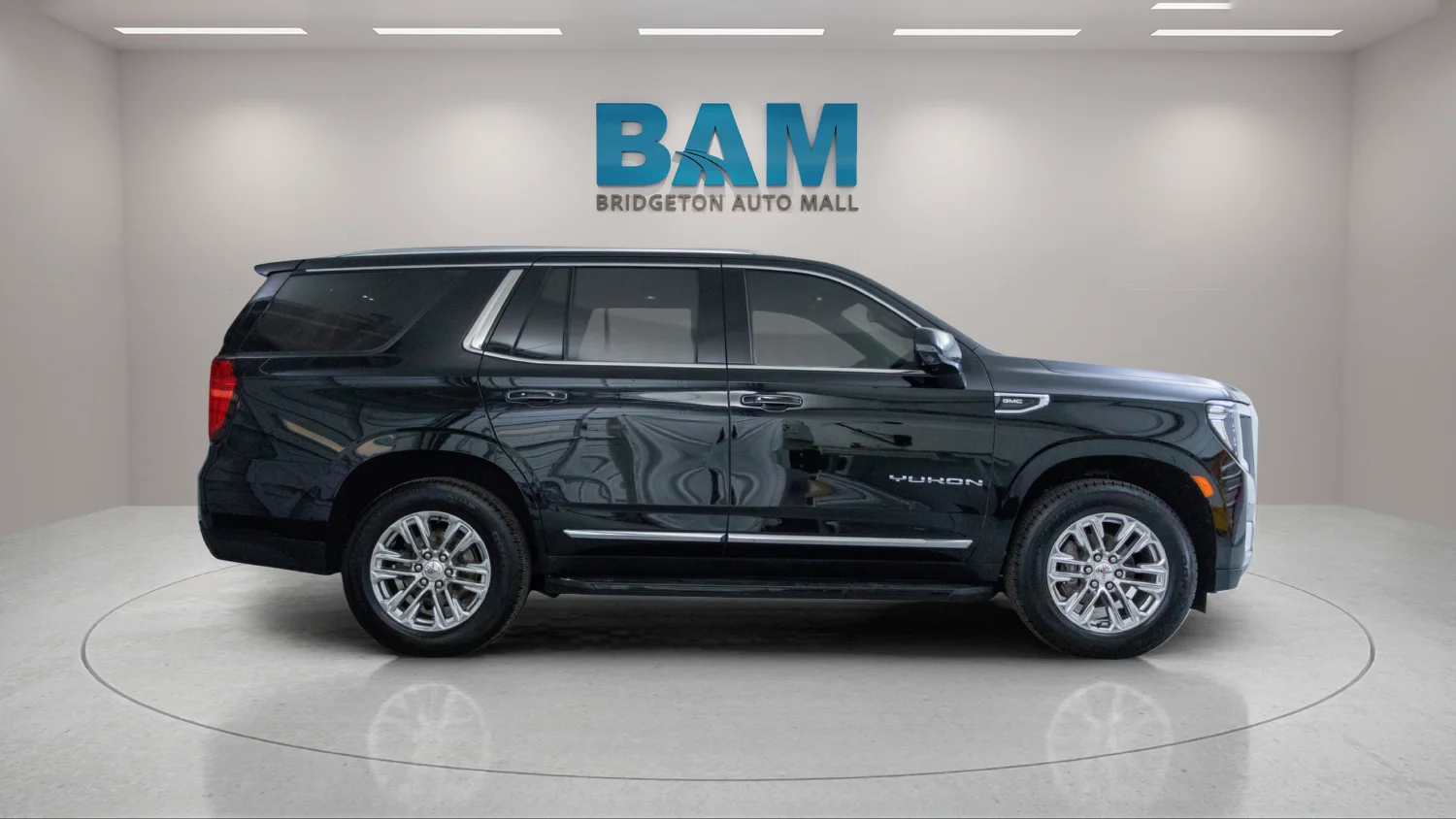 Used 2021 Black GMC SLT image 8