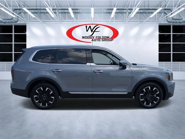 Used 2024 Silver Kia SX image 2