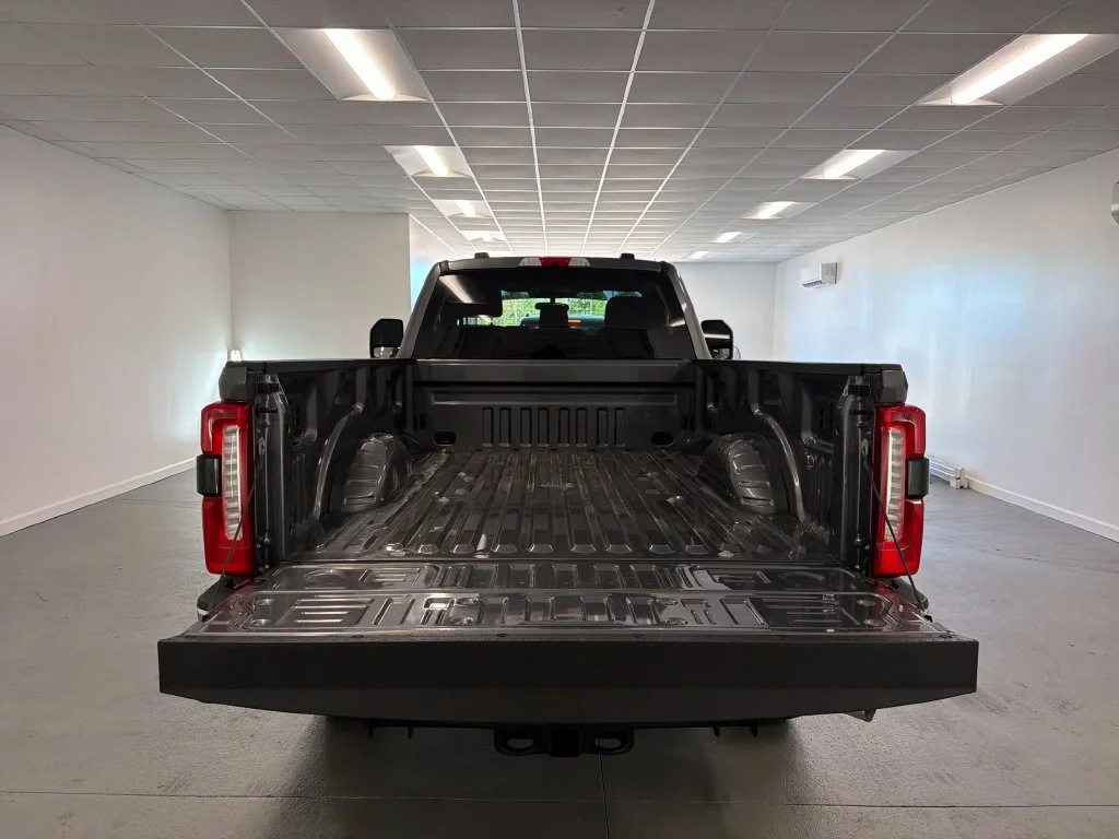 Used 2025 Gray Ford XLT image 9