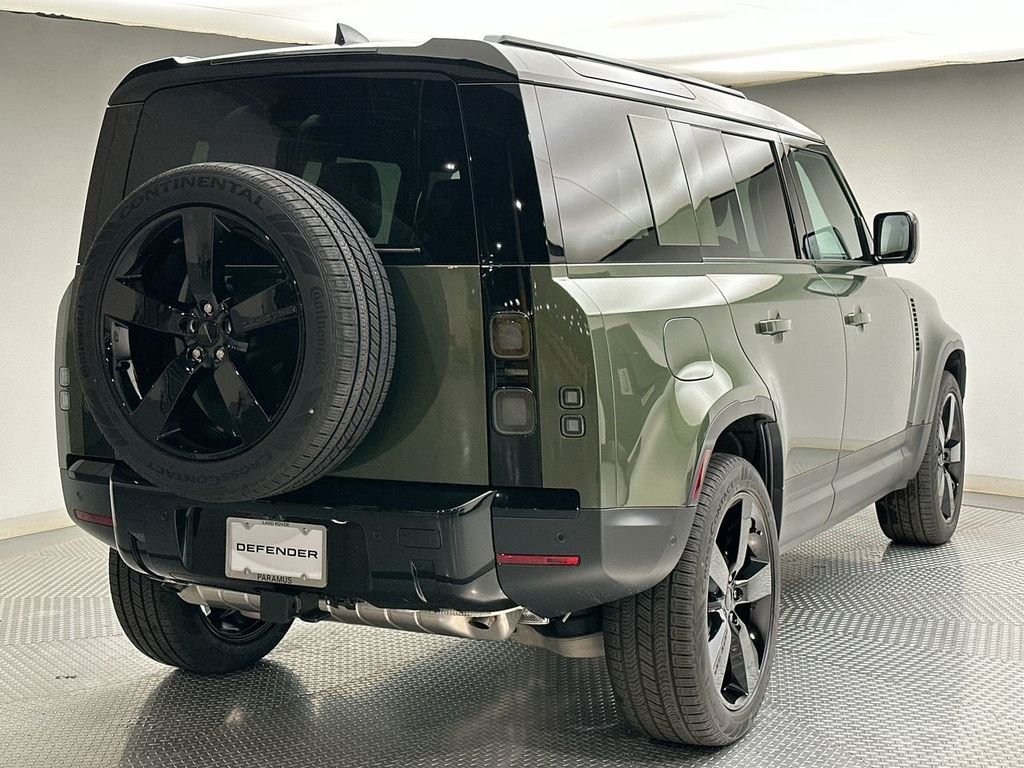New 2026 Woolstone Green Land Rover S image 3