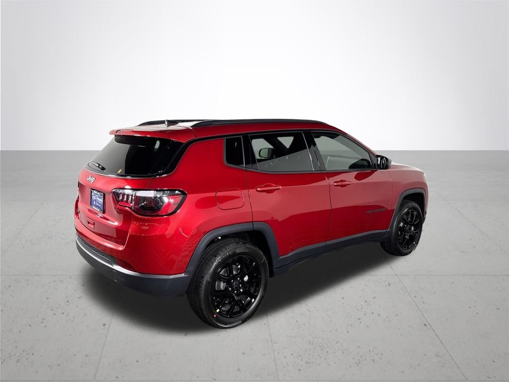 New 2026 Red Hot Pearl-Coat Exterior Paint Jeep Latitude image 6