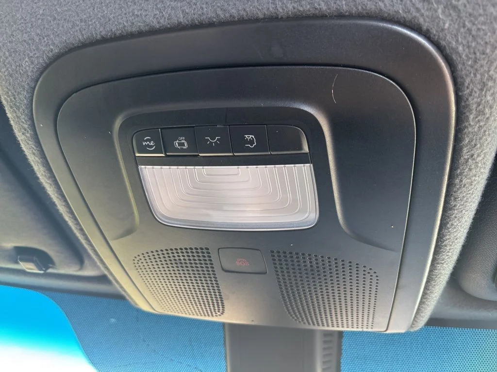 Used 2025 Arctic White Mercedes-Benz Cargo 170 WB image 29