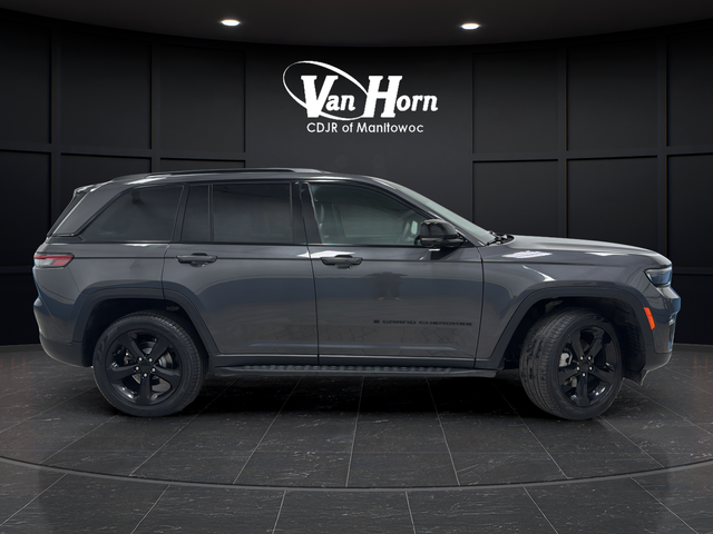 Used 2024 Baltic Gray Metallic Clearcoat Jeep Limited image 2