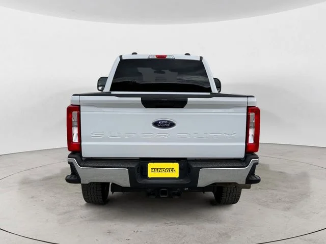 Certified Used 2025 Oxford White Ford XLT image 4