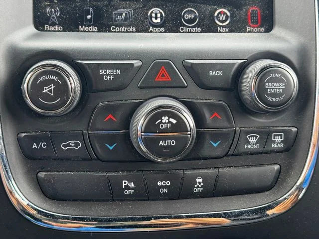 Used 2015 Red Dodge SXT image 35