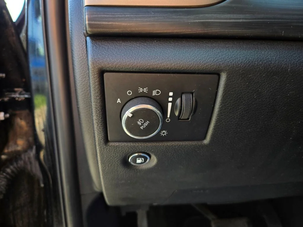 Certified Used 2020 Black Jeep Altitude image 15