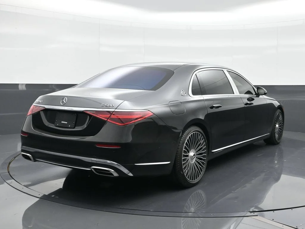 Used 2025  Mercedes-Benz Maybach S 580 image 5